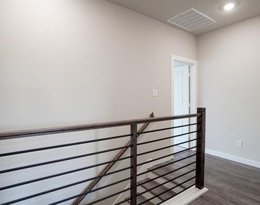 1606 Governors Boulevard - Photo Thumbnail 27