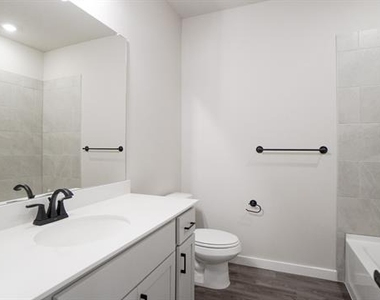 1606 Governors Boulevard - Photo Thumbnail 21