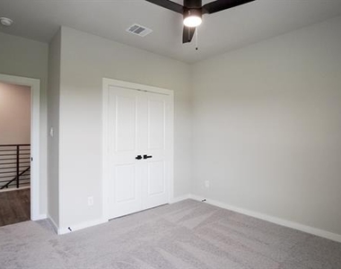 1606 Governors Boulevard - Photo Thumbnail 26