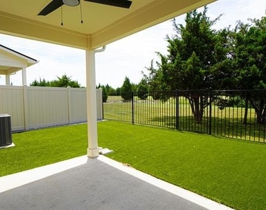 1606 Governors Boulevard - Photo Thumbnail 30
