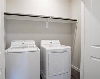 1606 Governors Boulevard - Photo Thumbnail 28