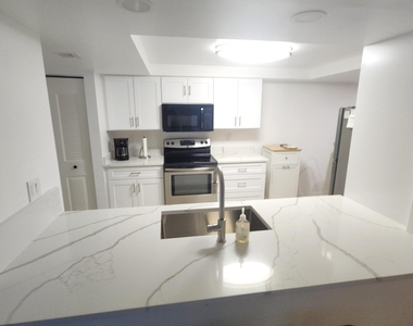 950 Egret Circle - Photo Thumbnail 18