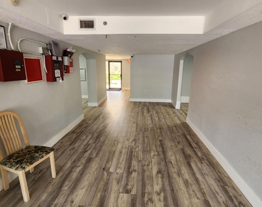 950 Egret Circle - Photo Thumbnail 1