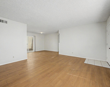 2605 E Lemon Street - Photo Thumbnail 5