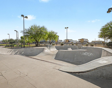 2605 E Lemon Street - Photo Thumbnail 29