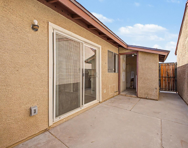 2605 E Lemon Street - Photo Thumbnail 25