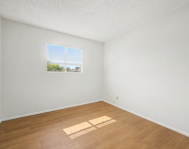 2605 E Lemon Street - Photo Thumbnail 17