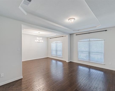 3316 Hickory Lane - Photo Thumbnail 5