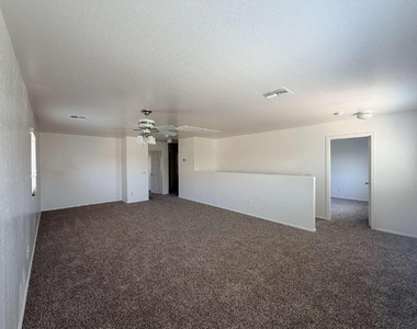 2344 E Meadow Creek Way - Photo Thumbnail 9