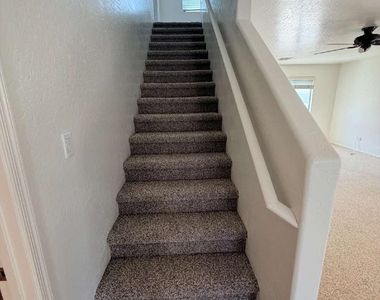 2344 E Meadow Creek Way - Photo Thumbnail 7