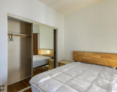 9151 W Greenway Road - Photo Thumbnail 18