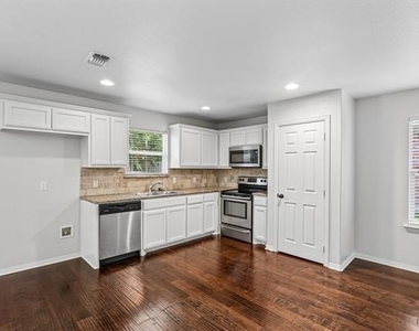 3017 N Hickory Street - Photo Thumbnail 13