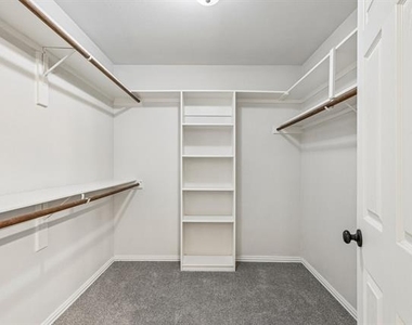 3017 N Hickory Street - Photo Thumbnail 27