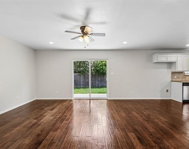 3017 N Hickory Street - Photo Thumbnail 11