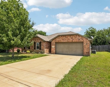3017 N Hickory Street - Photo Thumbnail 5