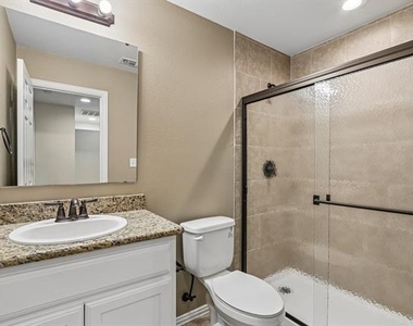 3017 N Hickory Street - Photo Thumbnail 21