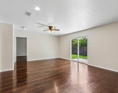 3017 N Hickory Street - Photo Thumbnail 12