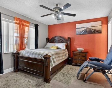 540 Nw 43rd Street - Photo Thumbnail 10