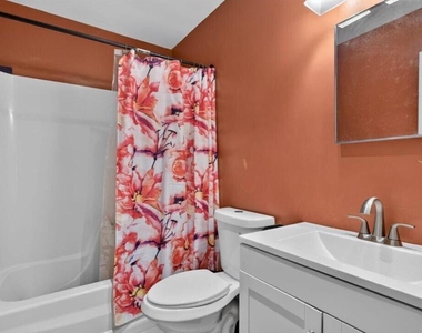 540 Nw 43rd Street - Photo Thumbnail 12