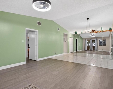 540 Nw 43rd Street - Photo Thumbnail 8
