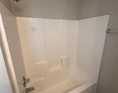 209 Blue Bell Court - Photo Thumbnail 21