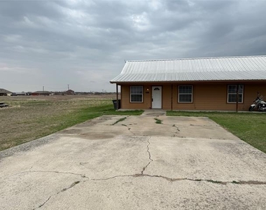 209 Blue Bell Court - Photo Thumbnail 12