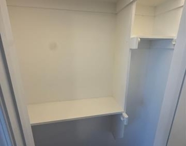 209 Blue Bell Court - Photo Thumbnail 11