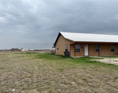 209 Blue Bell Court - Photo Thumbnail 14