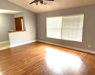 409 Se Voltair Terrace - Photo Thumbnail 3