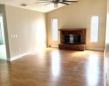 409 Se Voltair Terrace - Photo Thumbnail 4