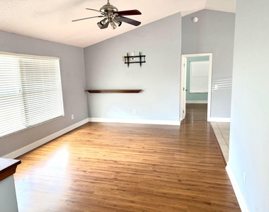 409 Se Voltair Terrace - Photo Thumbnail 2