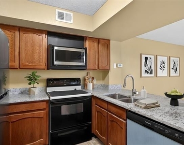 3109 Sondra Drive - Photo Thumbnail 5