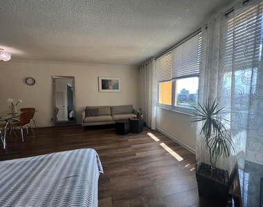 2501 S Ocean Drive - Photo Thumbnail 4