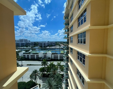 2501 S Ocean Drive - Photo Thumbnail 5