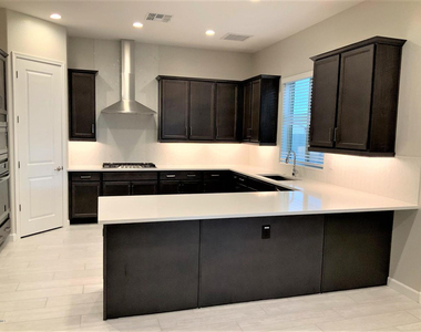 6519 E Villa Maria Drive - Photo Thumbnail 3