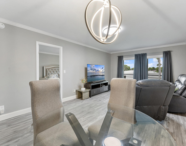 118 Lake Constance Drive - Photo Thumbnail 2