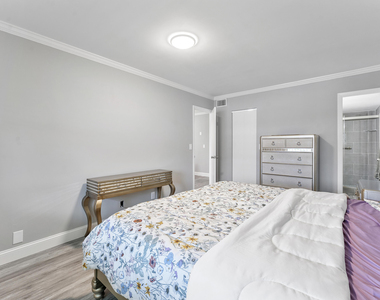 118 Lake Constance Drive - Photo Thumbnail 12