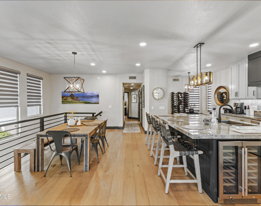 15221 N Clubgate Drive - Photo Thumbnail 5