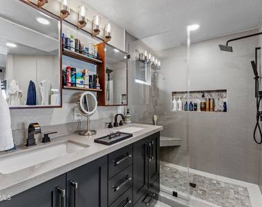 15221 N Clubgate Drive - Photo Thumbnail 21