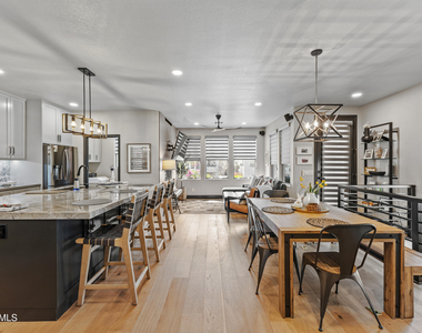15221 N Clubgate Drive - Photo Thumbnail 2