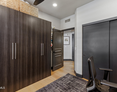 15221 N Clubgate Drive - Photo Thumbnail 25