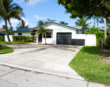 1502 Nw 4th Avenue - Photo Thumbnail 2