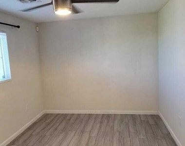 6717 N 53rd Avenue - Photo Thumbnail 10