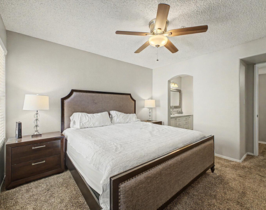 6885 E Cochise Road - Photo Thumbnail 13