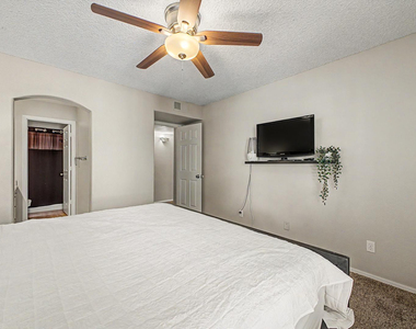 6885 E Cochise Road - Photo Thumbnail 14