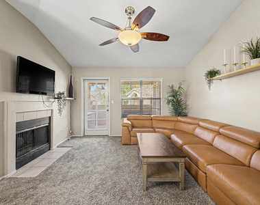 6885 E Cochise Road - Photo Thumbnail 4