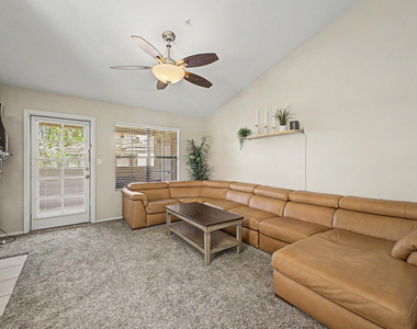 6885 E Cochise Road - Photo Thumbnail 3