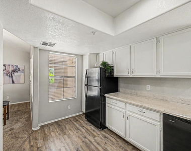 6885 E Cochise Road - Photo Thumbnail 11