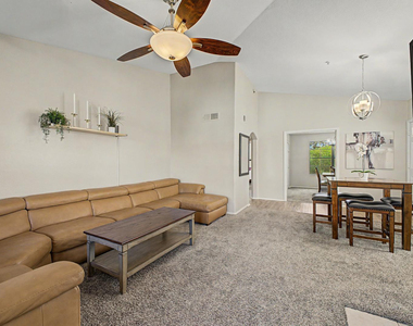 6885 E Cochise Road - Photo Thumbnail 5