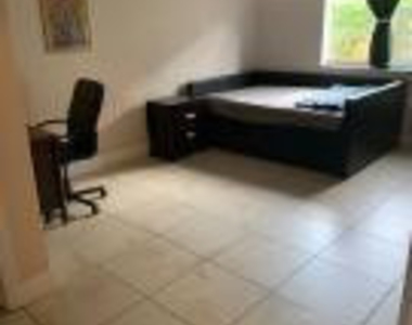 4785 Sw 62nd Avenue - Photo Thumbnail 4